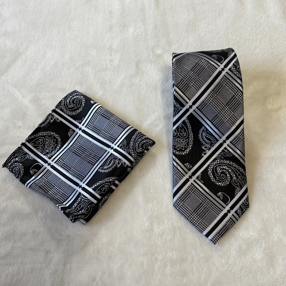 Silk Designer 58" Necktie & Matching Pocket Square Black Silver Plaid Paisley - Picture 1 of 5